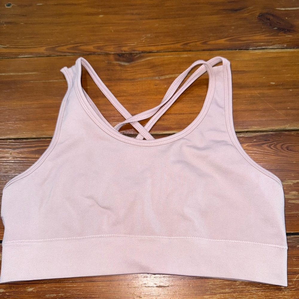 Alphalete cross back sports bra